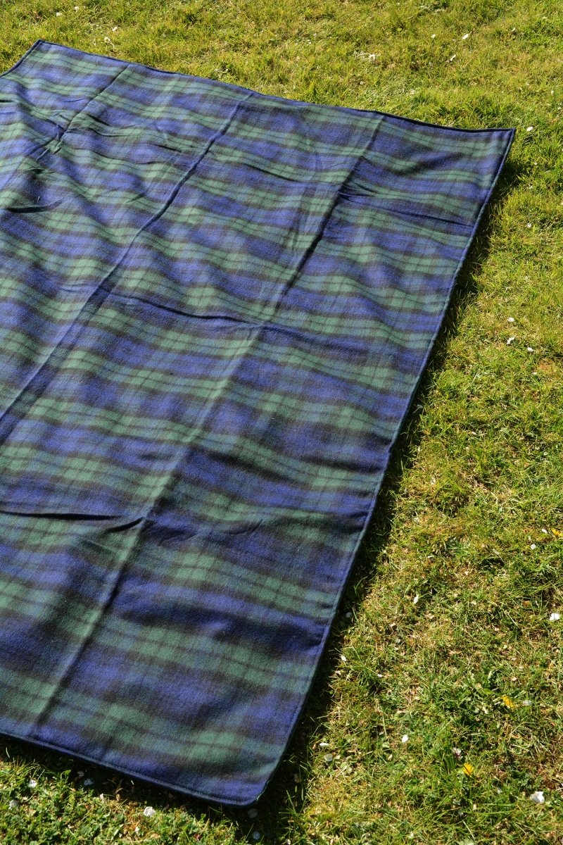 Lambswool Picnic Blanket - LonaScott