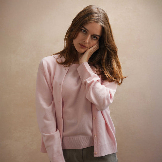 3 reasons on why you should make a switch from synthetics to long lasting luxurious cashmere - LonaScott