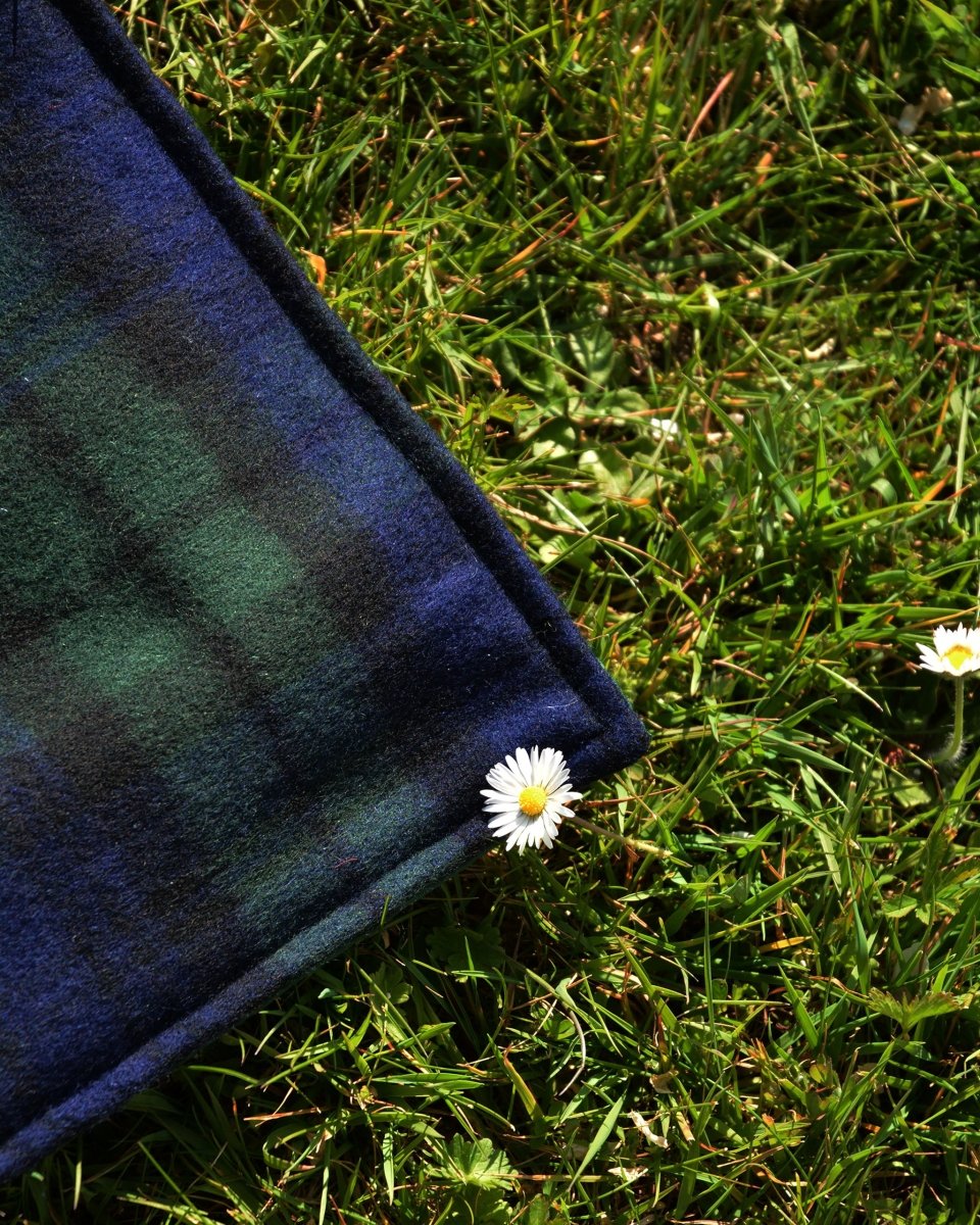 Lambswool Picnic Blanket - LonaScott