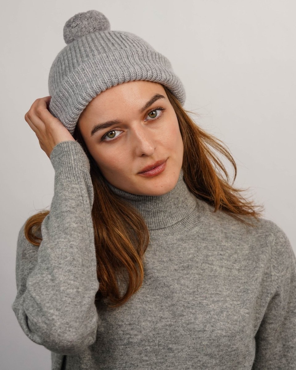 Pure Cashmere Bobble Hat - LonaScott