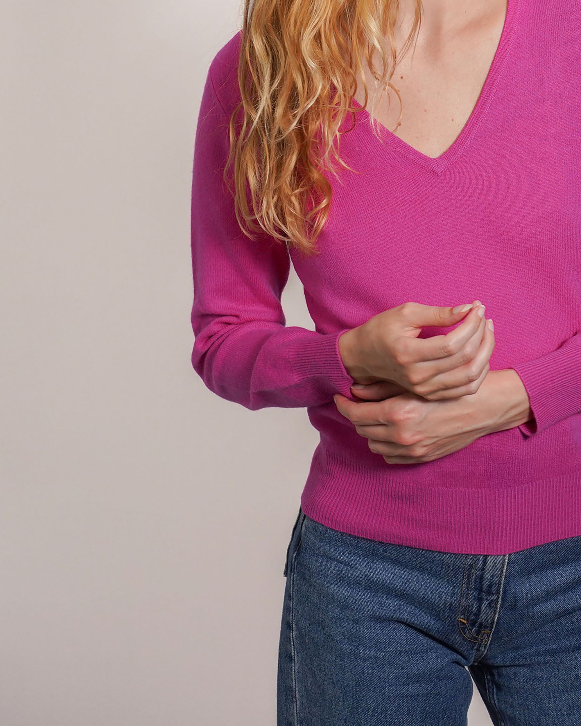 Women's Cashmere V-Neck Jumper