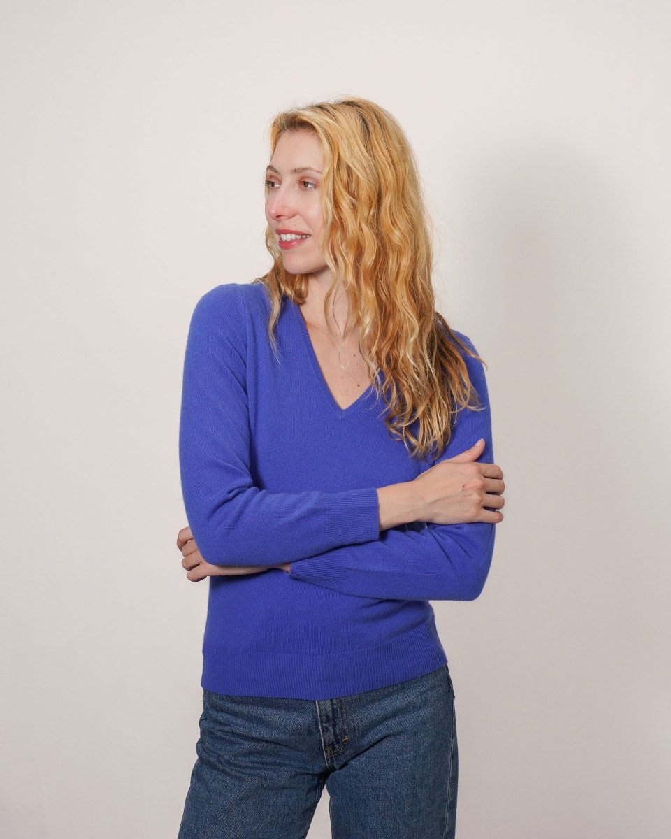 Women's Cashmere V - Neck Jumper - LonaScott