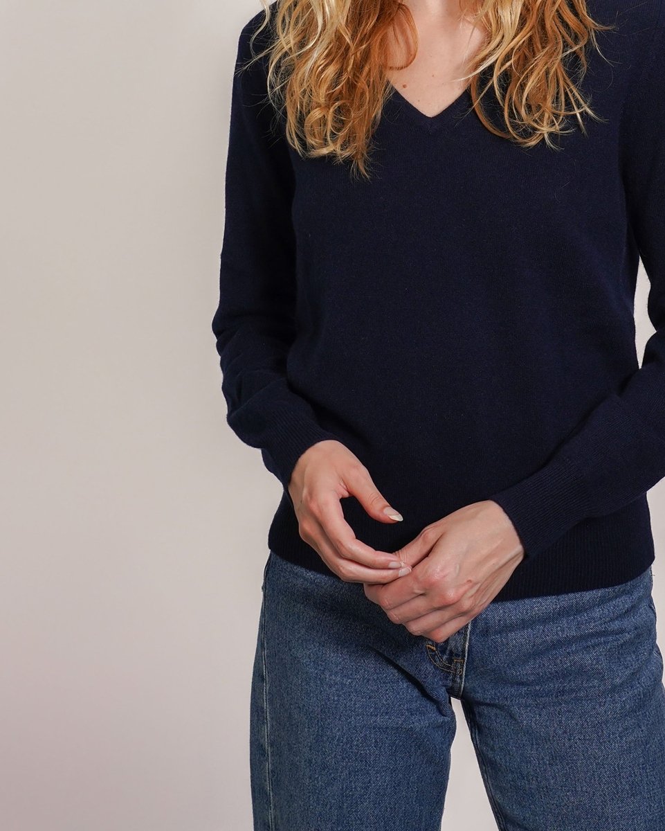 Women's Cashmere V - Neck Jumper - LonaScott