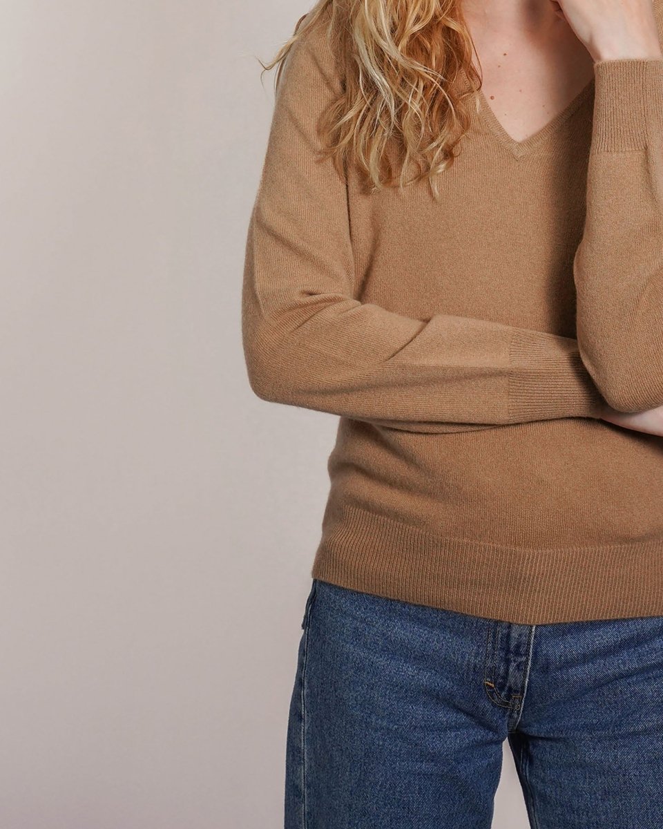 Women's Cashmere V - Neck Jumper - LonaScott