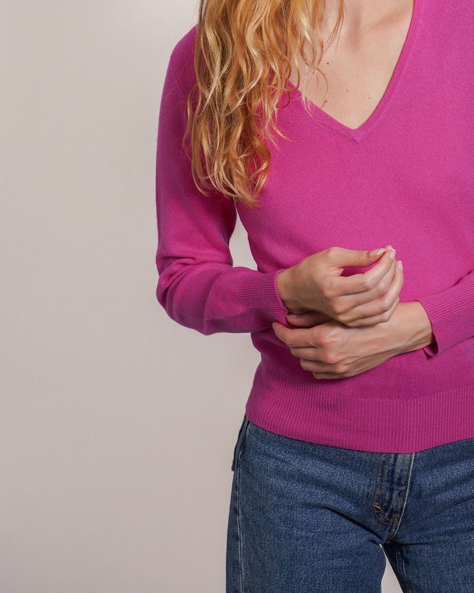 Women's Cashmere V - Neck Jumper - LonaScott