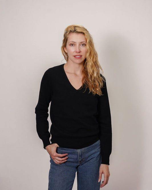 Women's Cashmere V - Neck Jumper - LonaScott